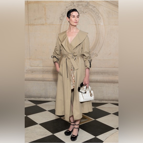 Christian Dior 2023 Trench Coat With Ruffles Beige Cotton Gabardine  Size 2 - Picture 16 of 16